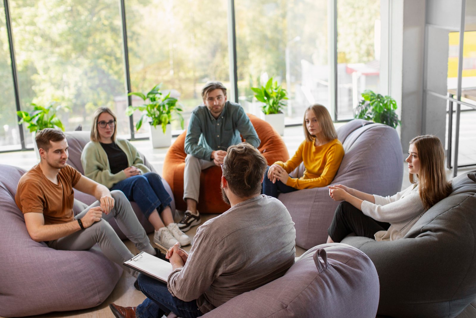 Group Therapy vs Individual Therapy: Which Works Better for You?